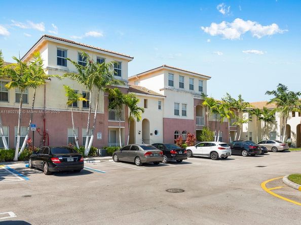 10022 NW 7th St 206, Miami FL 33172