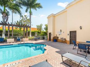 10022 NW 7th St 206, Miami FL 33172