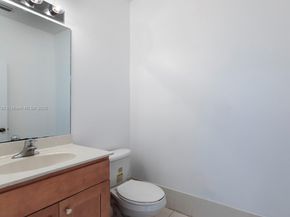 10022 NW 7th St 206, Miami FL 33172