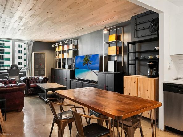 2301 Collins Ave 522, Miami Beach FL 33139