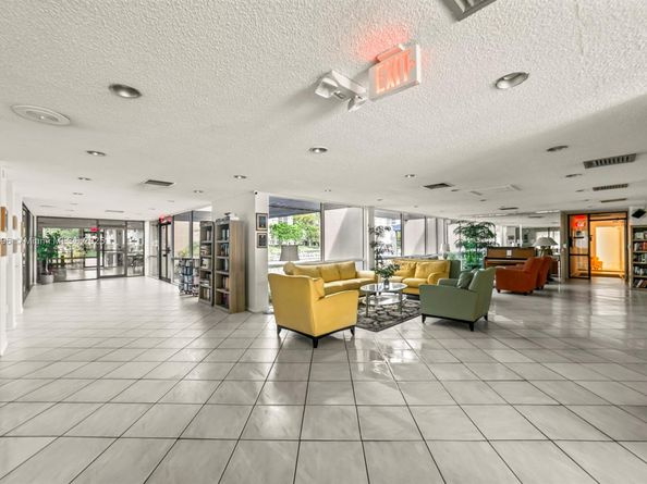 2311 S Cypress Bend Dr 217A, Pompano Beach FL 33069
