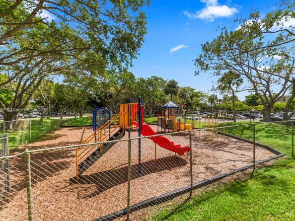 2311 S Cypress Bend Dr 217A, Pompano Beach FL 33069