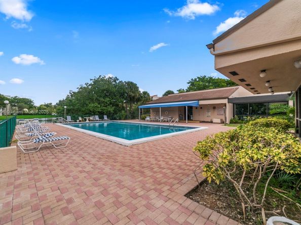 2311 S Cypress Bend Dr 217A, Pompano Beach FL 33069
