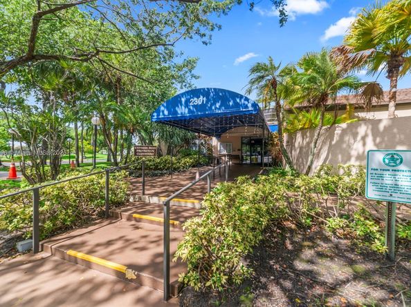 2311 S Cypress Bend Dr 217A, Pompano Beach FL 33069