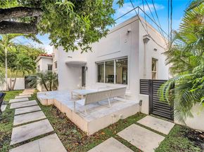 4321 Nautilus Dr, Miami Beach FL 33140