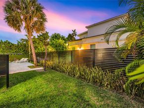 4321 Nautilus Dr, Miami Beach FL 33140