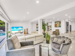 4321 Nautilus Dr, Miami Beach FL 33140