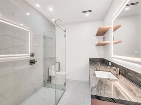 4321 Nautilus Dr, Miami Beach FL 33140