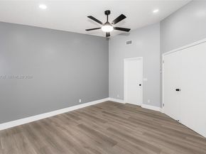 7111 SW 42nd Pl, Davie FL 33314