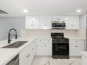 7111 SW 42nd Pl, Davie FL 33314