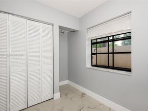 7111 SW 42nd Pl, Davie FL 33314