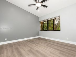 7111 SW 42nd Pl, Davie FL 33314