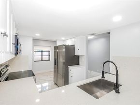 7111 SW 42nd Pl, Davie FL 33314