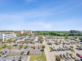 4001 Hillcrest Dr 817, Hollywood FL 33021