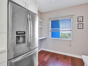 4001 Hillcrest Dr 817, Hollywood FL 33021