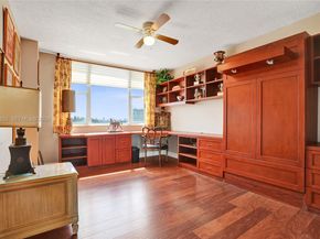 4001 Hillcrest Dr 817, Hollywood FL 33021