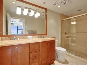 4001 Hillcrest Dr 817, Hollywood FL 33021