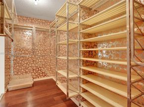 4001 Hillcrest Dr 817, Hollywood FL 33021