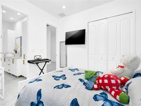 13341 SW 41st St, Miami FL 33175