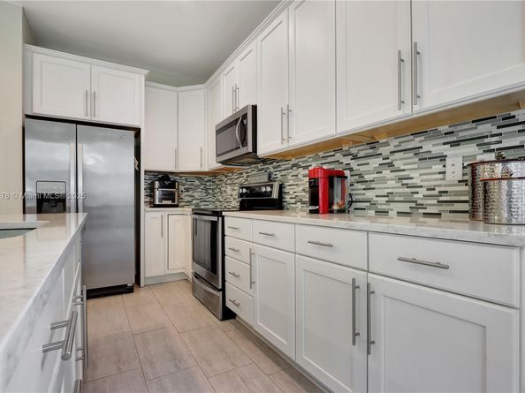 Undisclosed Address #A11871178, Hollywood FL 33021