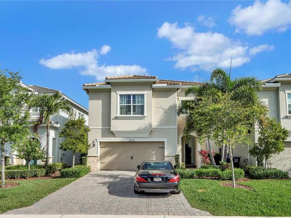 Undisclosed Address #A11871178, Hollywood FL 33021