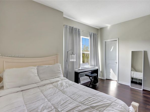 Undisclosed Address #A11871178, Hollywood FL 33021