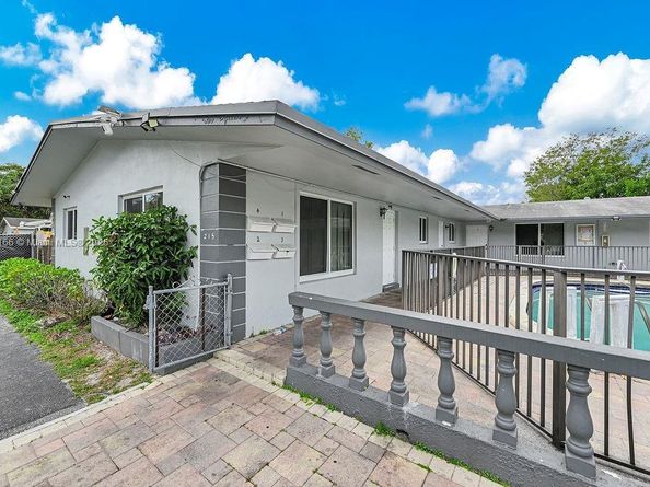 215 SW 19th Ave, Fort Lauderdale FL 33312