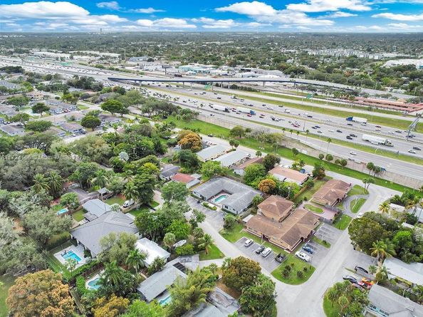 215 SW 19th Ave, Fort Lauderdale FL 33312