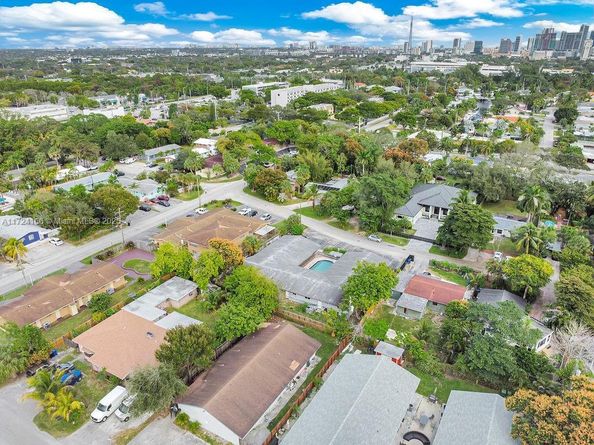 215 SW 19th Ave, Fort Lauderdale FL 33312