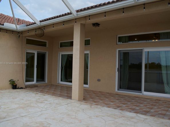 1380 Meadows Blvd, Weston FL 33327