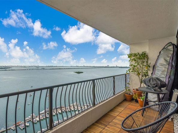 555 NE 15th St PHD, Miami FL 33132