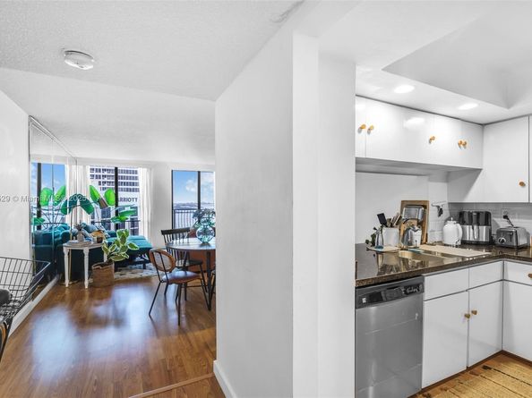 555 NE 15th St PHD, Miami FL 33132