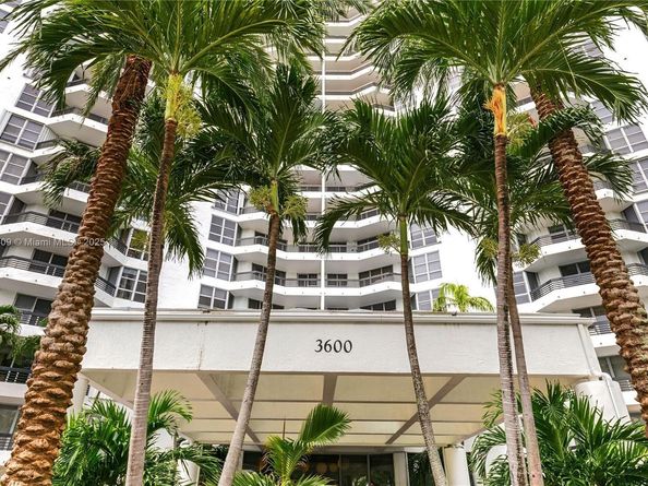 3600 Mystic Pointe Dr 407, Aventura FL 33180