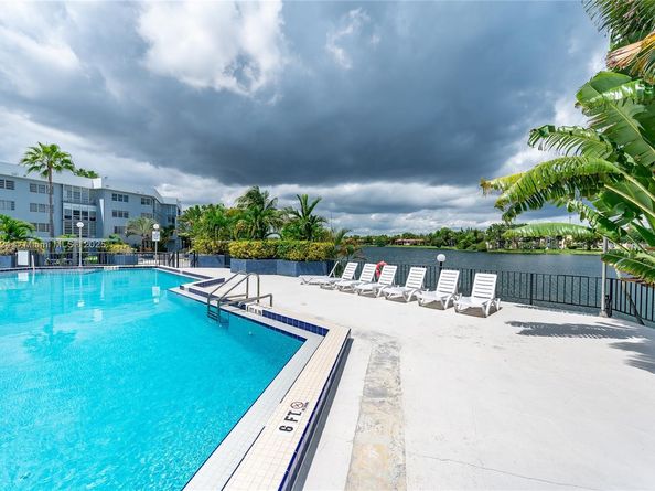 875 NE 195th St 112, Miami FL 33179