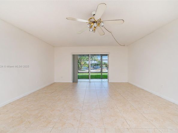 875 NE 195th St 112, Miami FL 33179