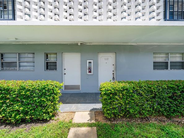 875 NE 195th St 112, Miami FL 33179