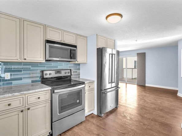 280 SW 20th Rd 904, Miami FL 33129