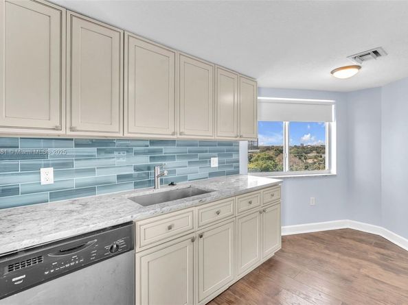 280 SW 20th Rd 904, Miami FL 33129