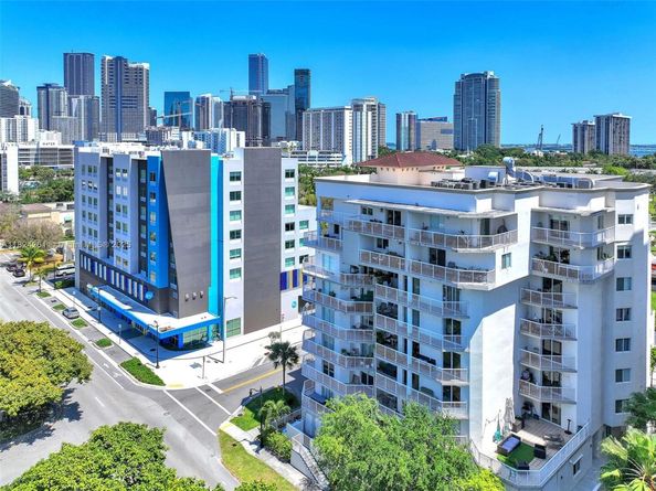 280 SW 20th Rd 904, Miami FL 33129