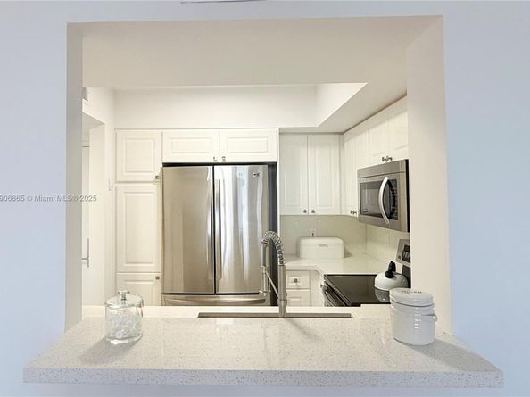 1800 Sunset Harbour Dr 2005, Miami Beach FL 33139