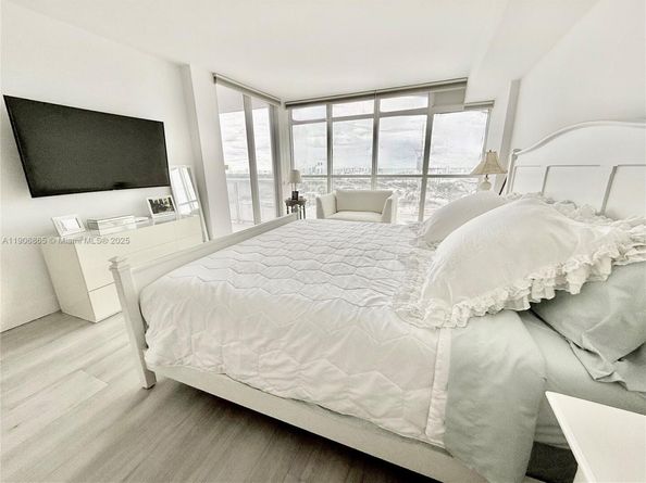 1800 Sunset Harbour Dr 2005, Miami Beach FL 33139