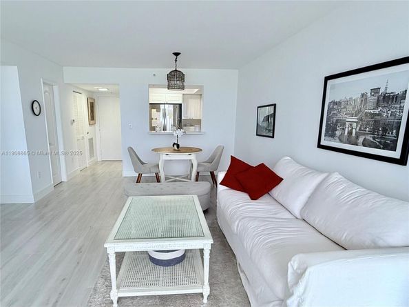 1800 Sunset Harbour Dr 2005, Miami Beach FL 33139