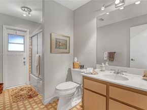 1048 NW 110th Ln, Coral Springs FL 33071