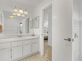 1048 NW 110th Ln, Coral Springs FL 33071