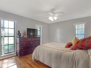 1048 NW 110th Ln, Coral Springs FL 33071