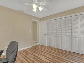 1048 NW 110th Ln, Coral Springs FL 33071