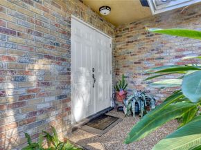 1048 NW 110th Ln, Coral Springs FL 33071