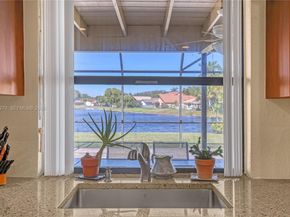 1048 NW 110th Ln, Coral Springs FL 33071