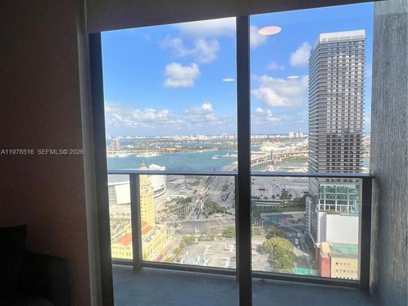 121 NE 5th st 3400, Miami FL 33132