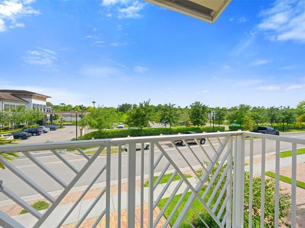 11941 Park Central 11941, Royal Palm Beach FL 33411